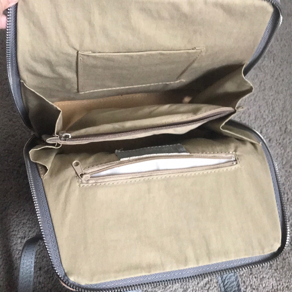 Purse - Picture 3 of 4